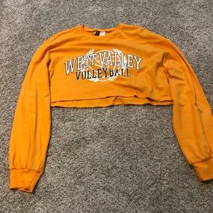 yellow h&m cropped volleyball shirt